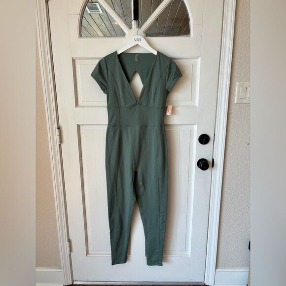 NWT New Wave One-Piece Onesie
FP Movement by Free People Olive Ash - Picture 2 of 5